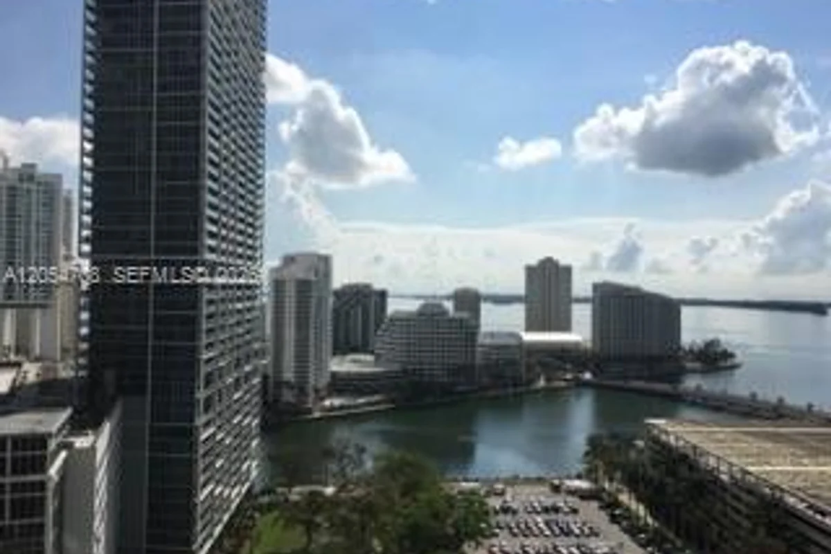 500 Brickell Ave #2200, Miami: photo 1 of 6