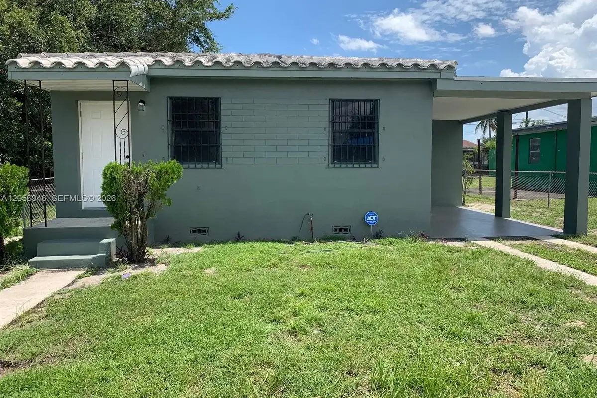 1770 NW 84th St, Miami: photo 1 of 3