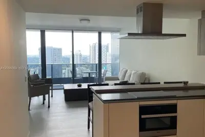 1000 Brickell Plz #2404, Miami: photo 1 of 13
