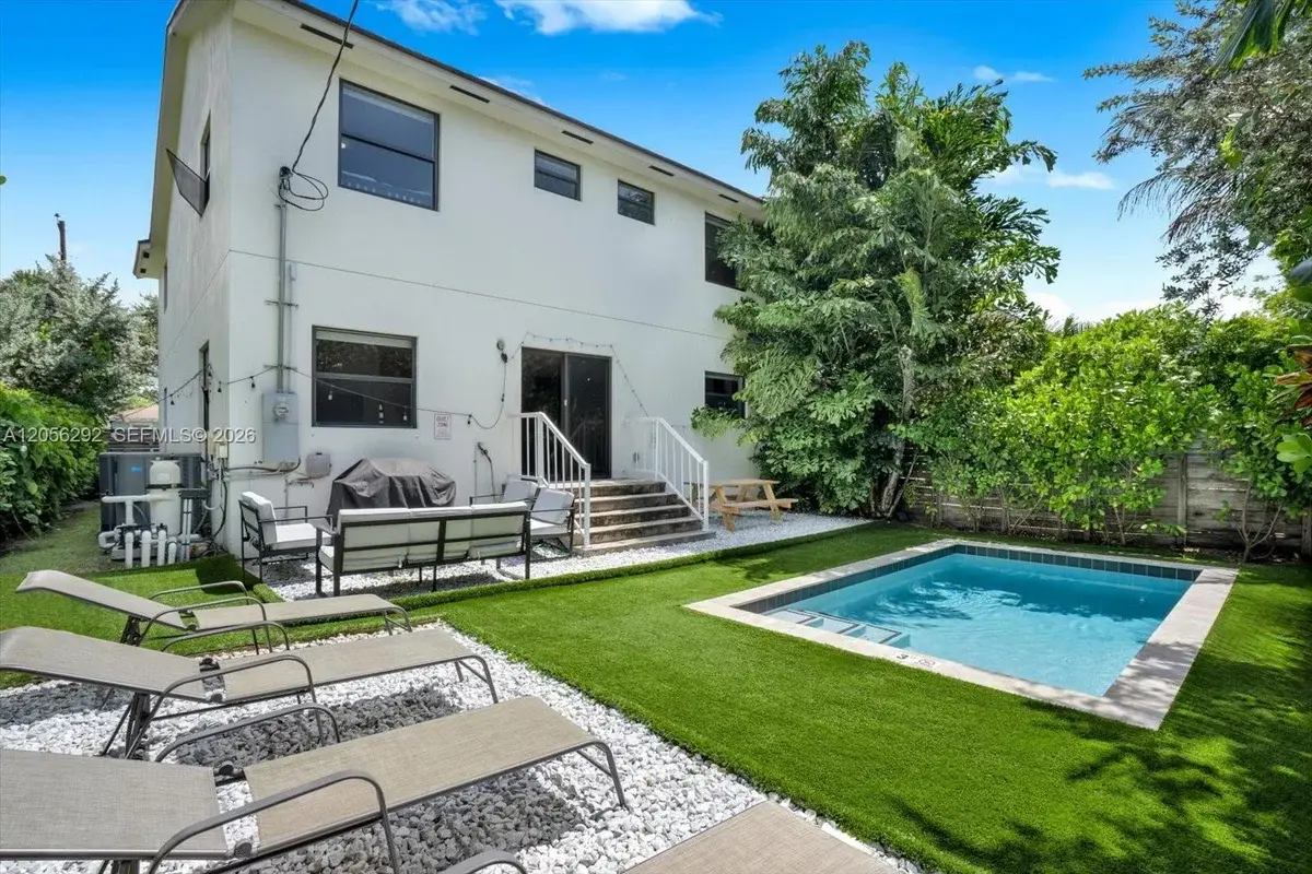 808 SW 29th St, Fort Lauderdale: photo 1 of 22