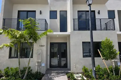13847 SW 261st St, Homestead: photo 1 of 15