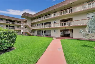 5300 Washington St #T220, Hollywood: photo 1 of 13