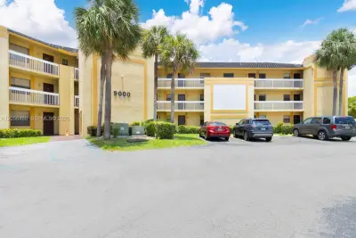 9000 NW 28th Dr #1-204, Coral Springs: photo 1 of 24