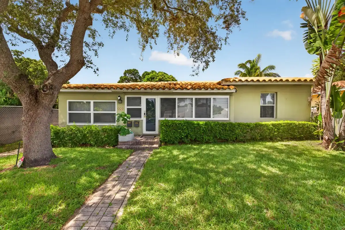 423 SW 11th Ct #A, Fort Lauderdale: photo 1 of 20