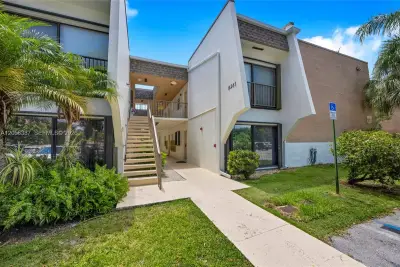8261 SW 128 St #207, Pinecrest: photo 1 of 23