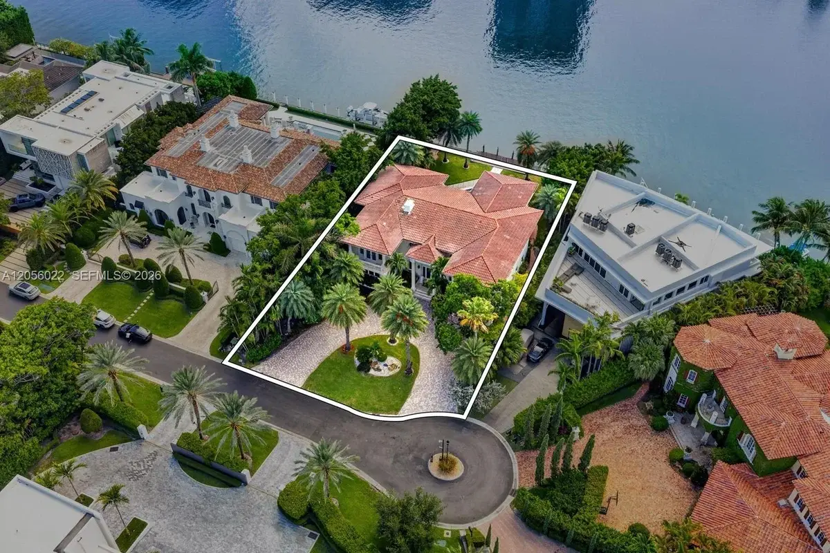 628 N Island, Golden Beach: photo 1 of 77