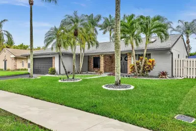 1341 White Stone Way, Davie: photo 1 of 55
