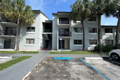 7235 NW 179th St #104, Hialeah: photo 1 of 45