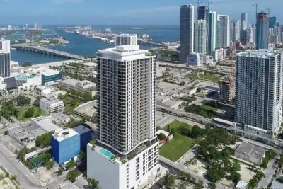 1600 NE 1st Ave #1815, Miami: photo 1 of 34