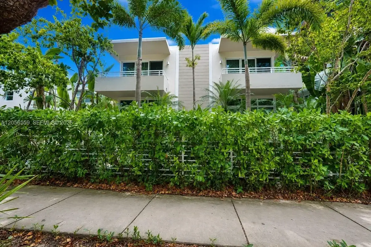 619 Meridian Ave #4, Miami Beach: photo 1 of 11