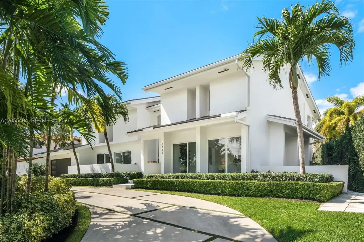 6832 Sunrise Ct, Coral Gables: photo 1 of 25