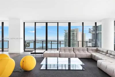 650 NE 32nd St #PH5201, Miami: photo 1 of 41