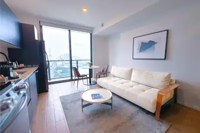398 NE 5th St #2007, Miami: photo 1 of 27