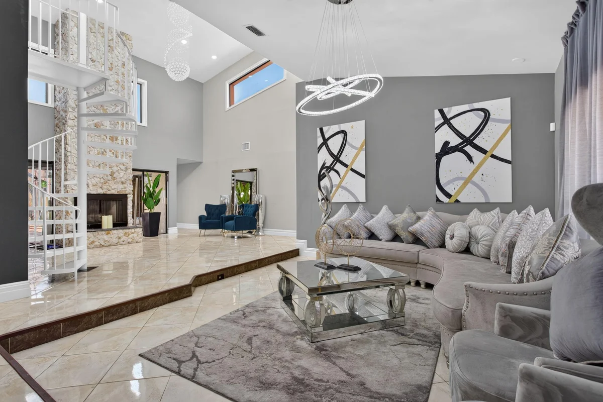 7355 NW 83rd Ave, Tamarac: photo 1 of 43