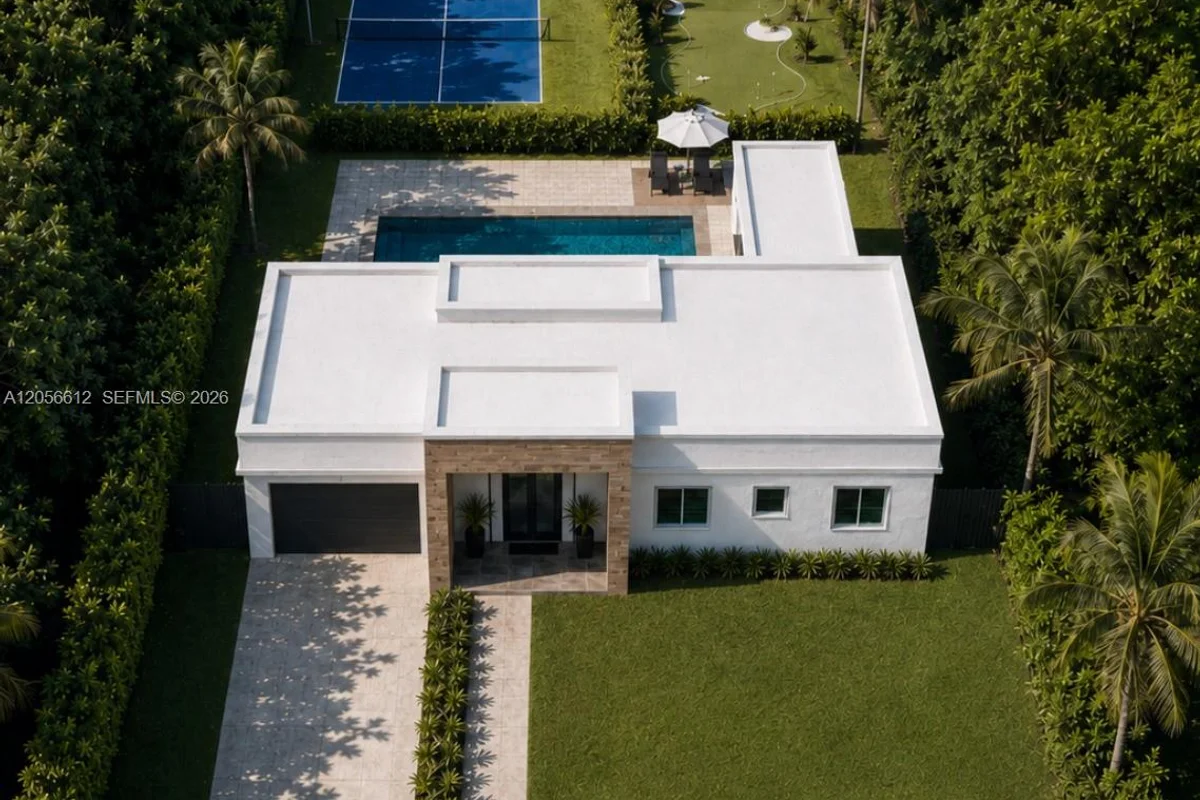 15260 NE 2nd Ave, Miami: photo 1 of 6