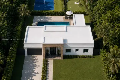15260 NE 2nd Ave, Miami: photo 1 of 6