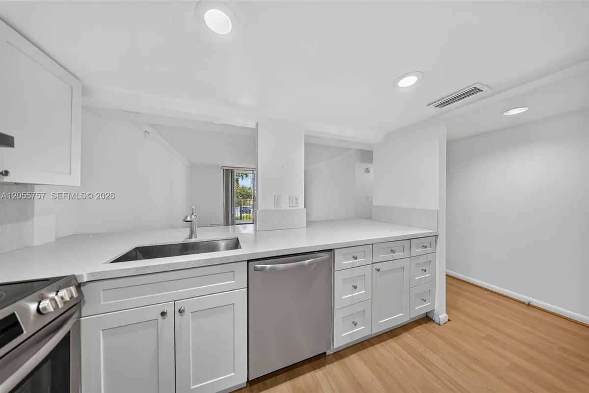 8045 SW 107th Ave #203, Miami: photo 1 of 56