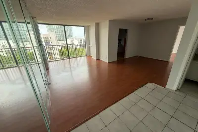 16919 N Bay Rd #912, Sunny Isles Beach: photo 1 of 11