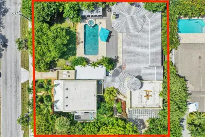 1201 N Swinton Ave, Delray Beach: photo 1 of 22