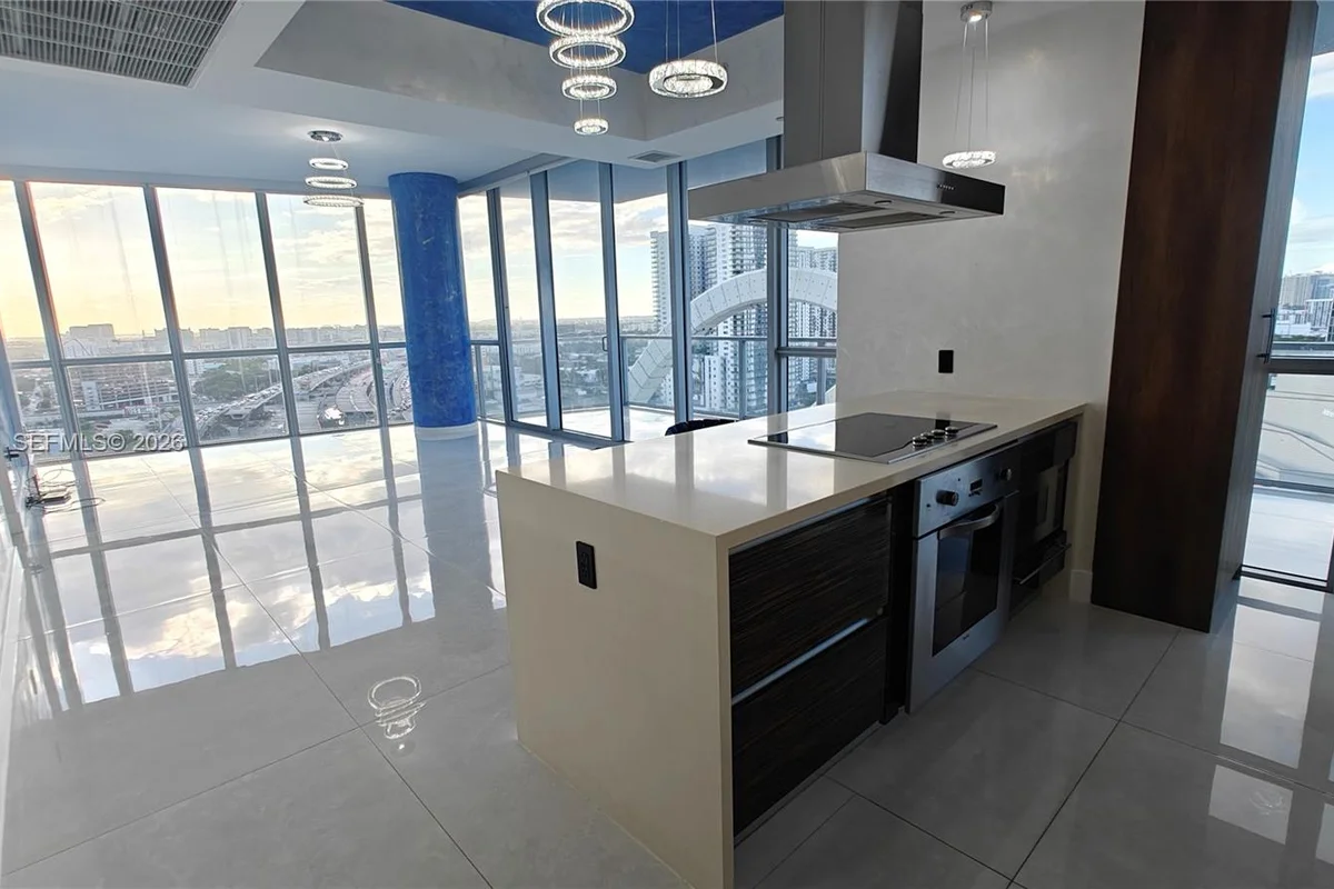1100 Biscayne Blvd #2106, Miami: photo 1 of 21