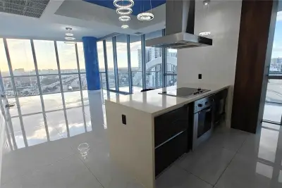 1100 Biscayne Blvd #2106, Miami: photo 1 of 21