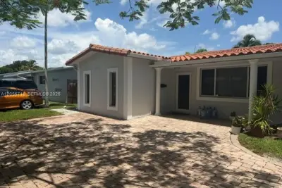 5317 Harrison St, Hollywood: photo 1 of 23
