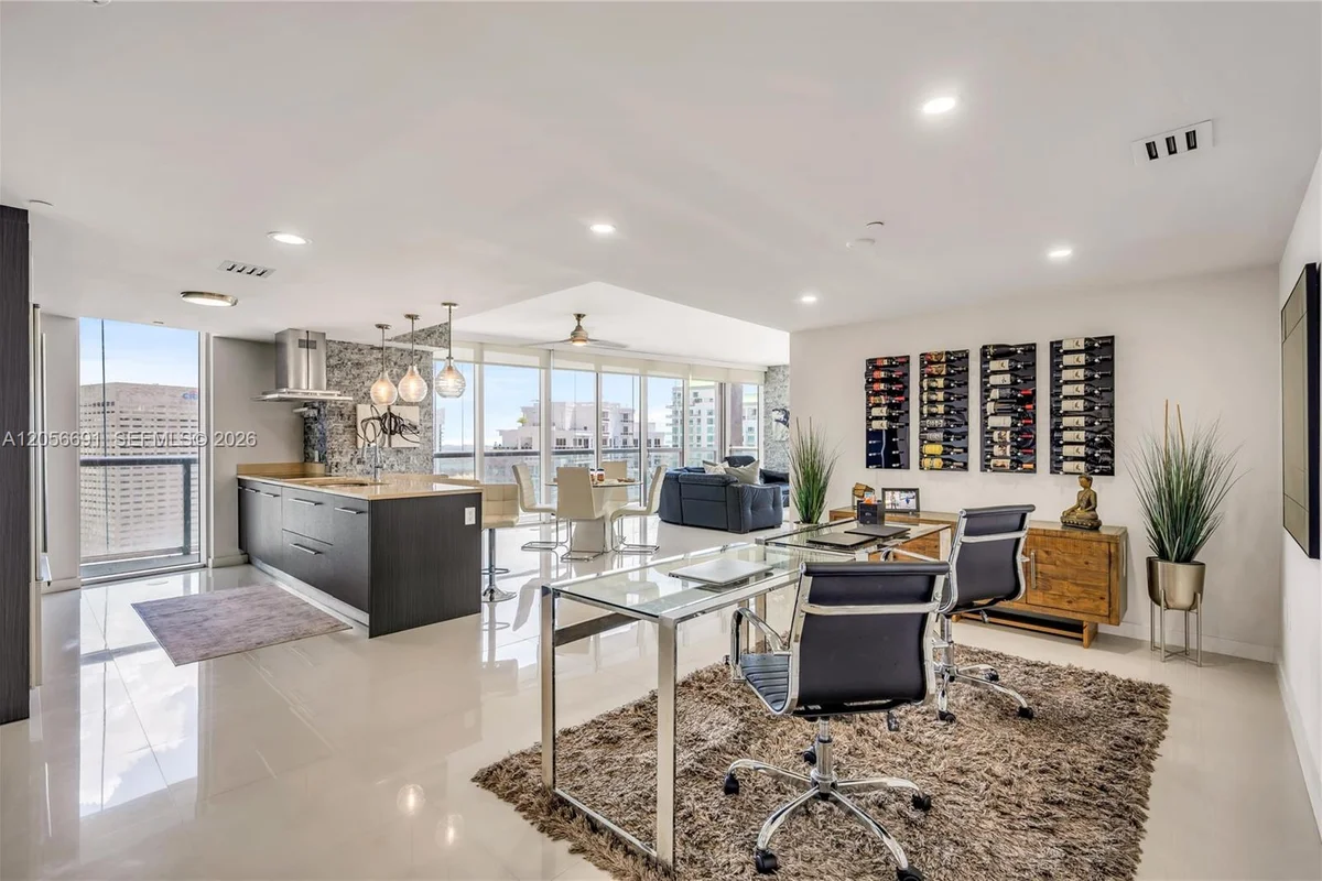 495 Brickell Ave #3702, Miami: photo 1 of 30