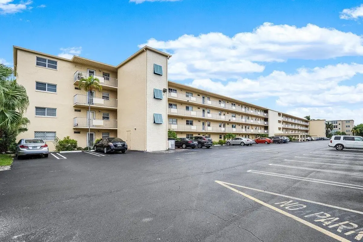 2615 NE 3rd Ct #308, Boynton Beach: photo 1 of 27