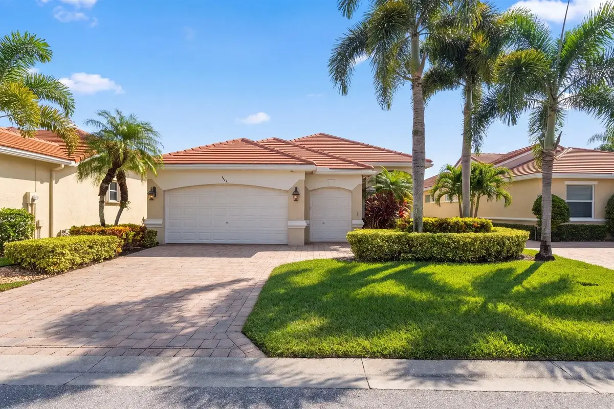4674 Hazleton Ln, Lake Worth: photo 1 of 59