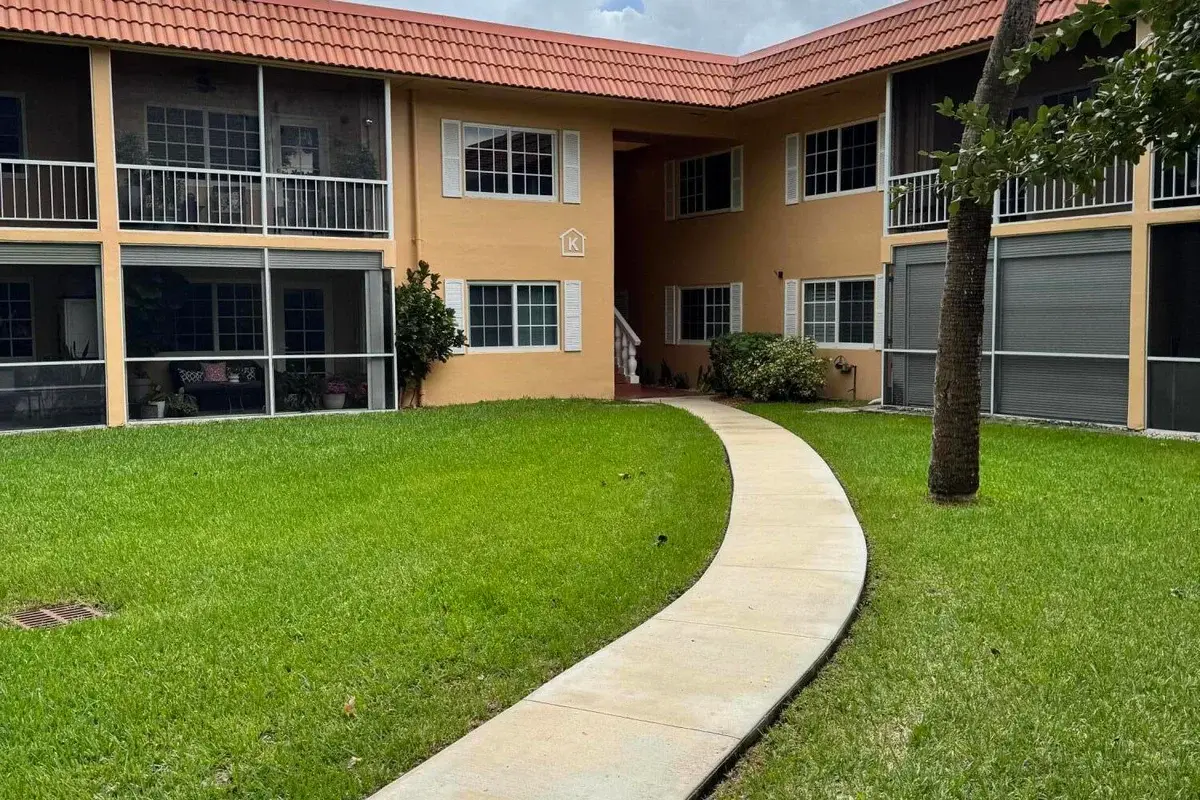 351 NE 19th Pl #206K, Wilton Manors: photo 1 of 19