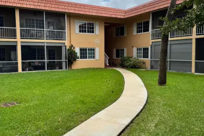 351 NE 19th Pl #206K, Wilton Manors: photo 1 of 19