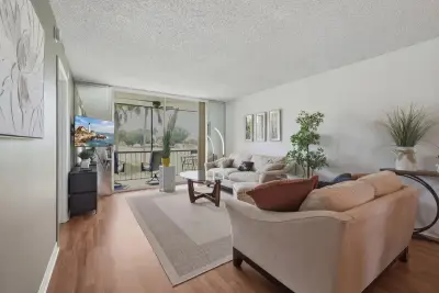 9823 S Hollybrook Lake Dr #206, Pembroke Pines: photo 1 of 58