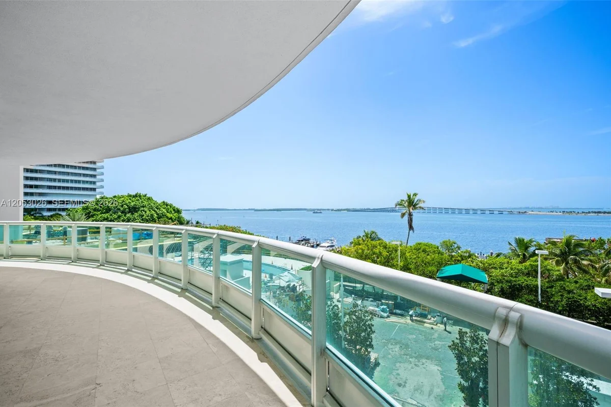 1643 Brickell Ave #702, Miami: photo 1 of 41