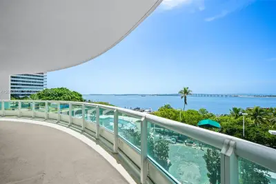1643 Brickell Ave #702, Miami: photo 1 of 41