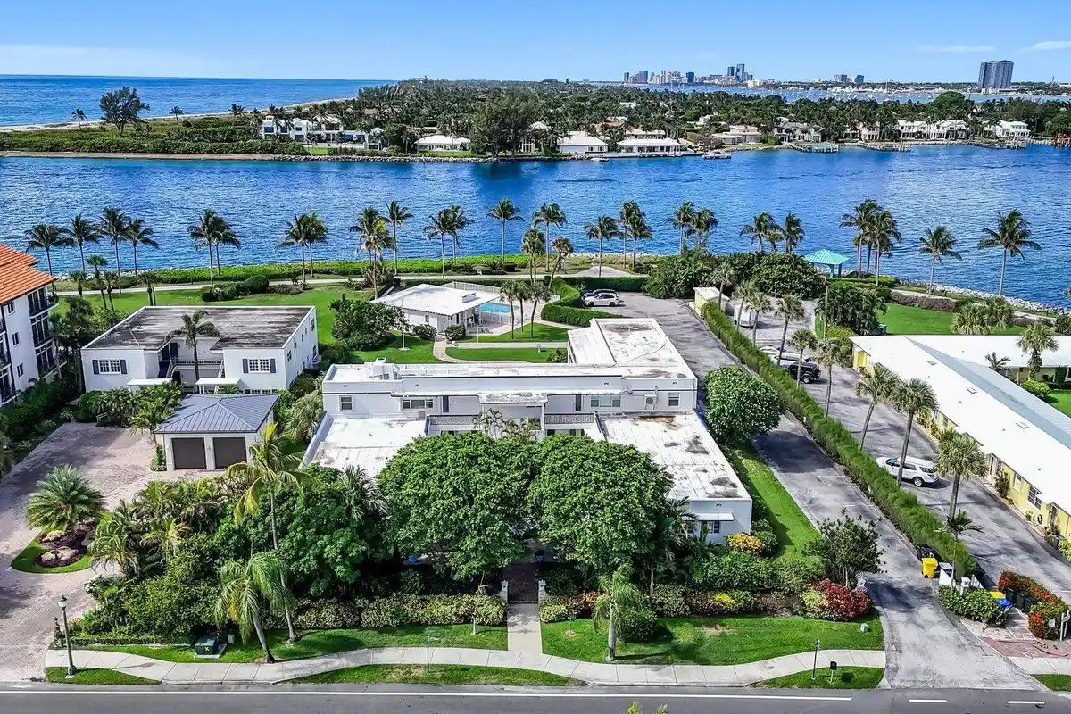 320 Inlet Way #4, Palm Beach Shores: photo 1 of 25