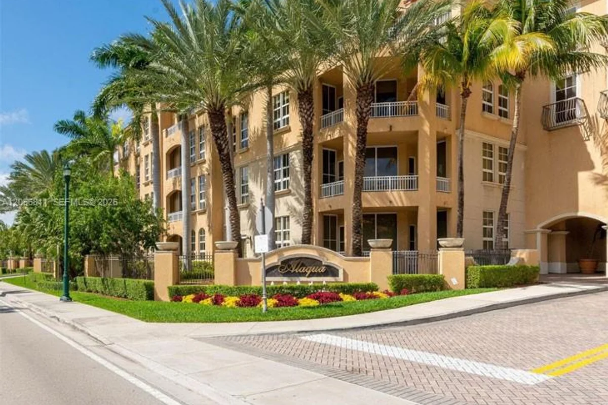 3001 NE 185th St #431, Aventura: photo 1 of 20