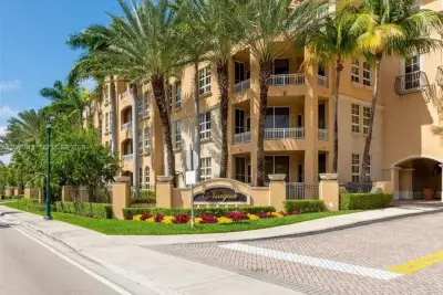 3001 NE 185th St #431, Aventura: photo 1 of 20