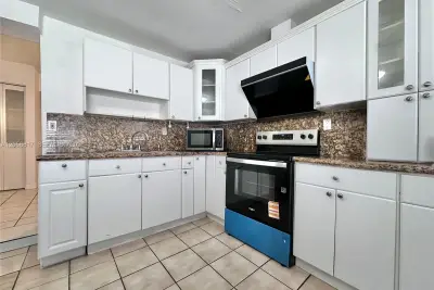 12021 SW 191st St #1, Miami: photo 1 of 12