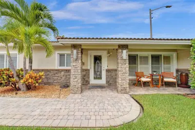 1245 NE 17th Way, Fort Lauderdale: photo 1 of 36