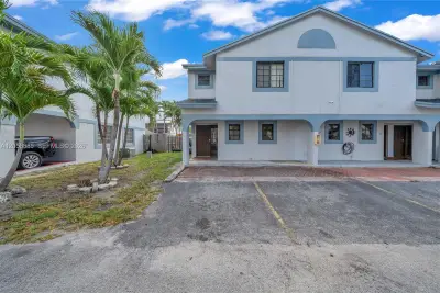 1535 SW 122nd Ave #3-7, Miami: photo 1 of 30