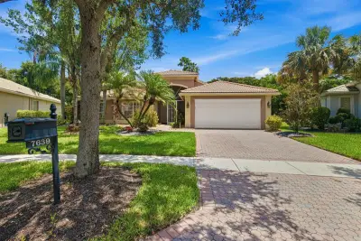 7639 Tarpon Cove Cir, Lake Worth: photo 1 of 81