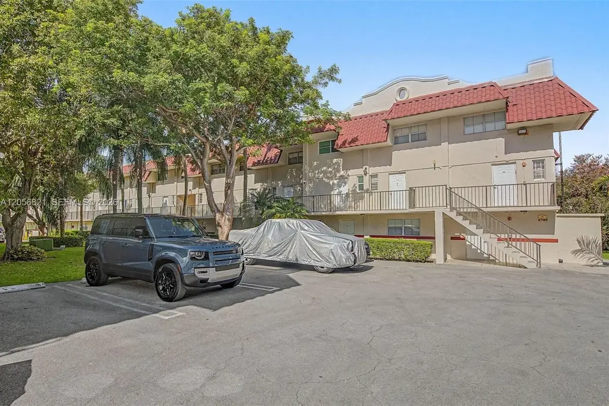 6709 N Kendall Dr #223, Pinecrest: photo 1 of 23