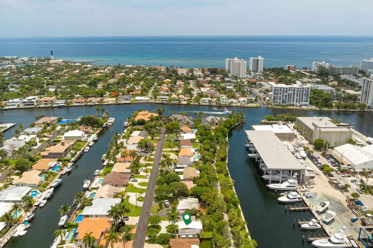 2870 NE 18th St, Pompano Beach: photo 1 of 40