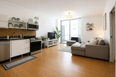 690 SW 1st Ct #1528, Miami: photo 1 of 13