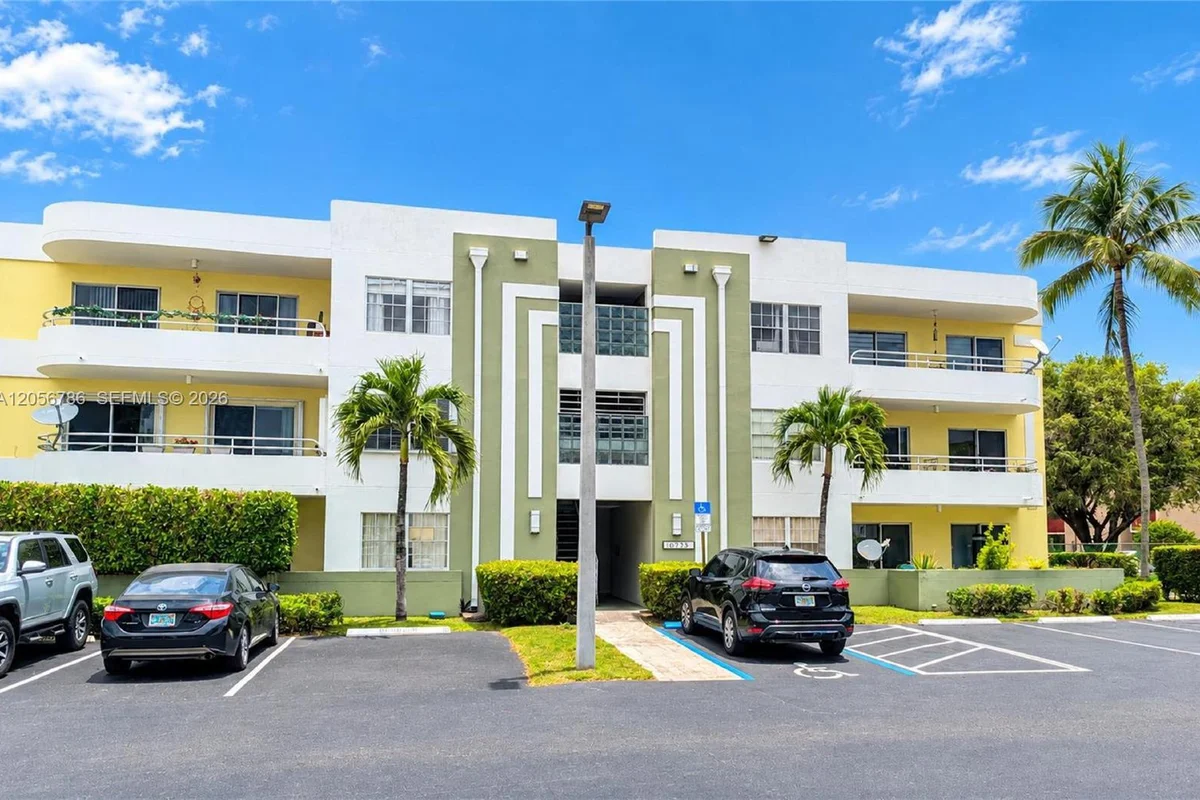 10765 SW 108th Ave #303, Miami: photo 1 of 22