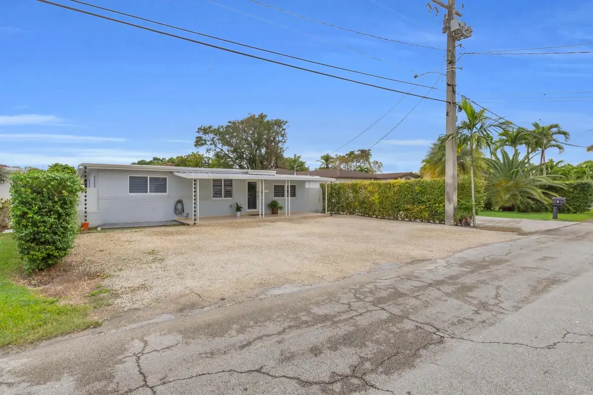 6350 SW 32nd St, Miami: photo 1 of 34