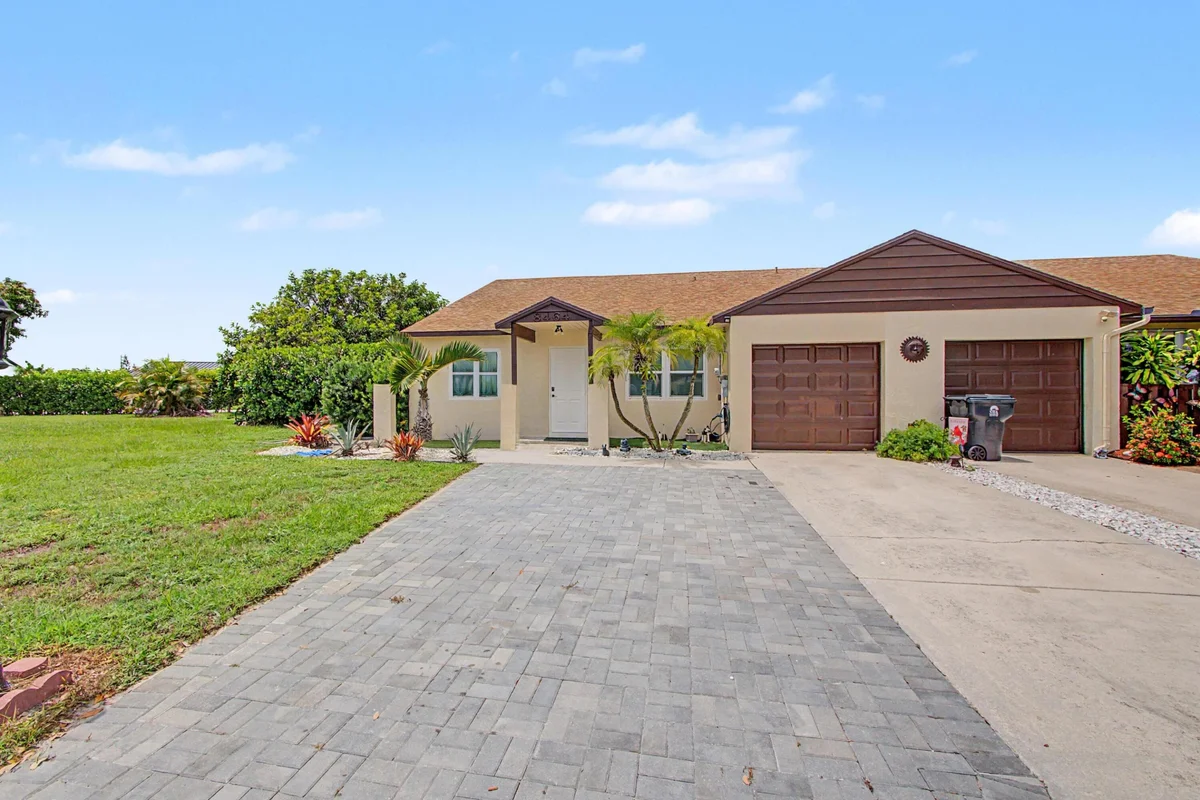 8464 Lake Worth Ct, Wellington: photo 1 of 30