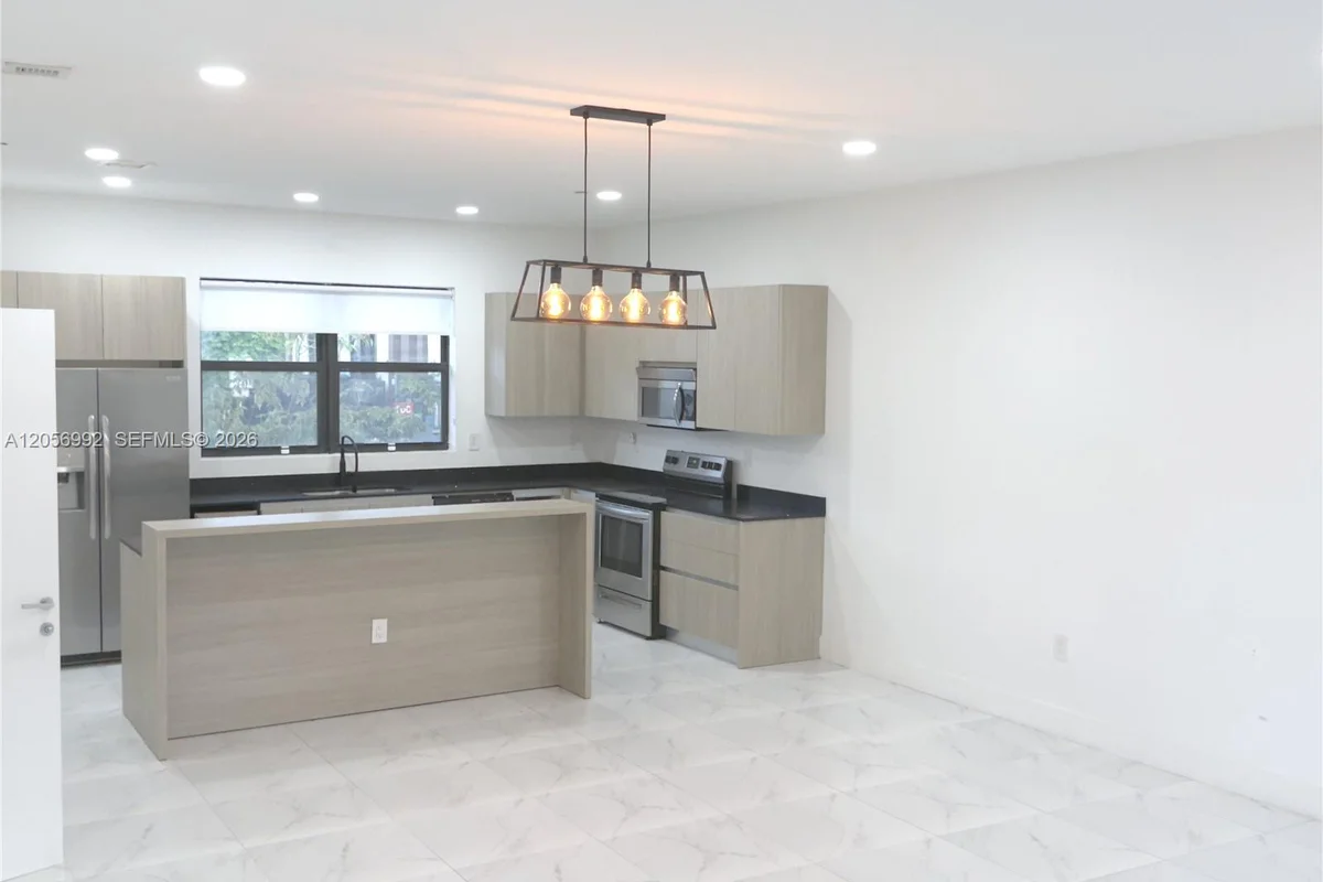 6167 SW 36th Ct, Miramar: photo 1 of 30