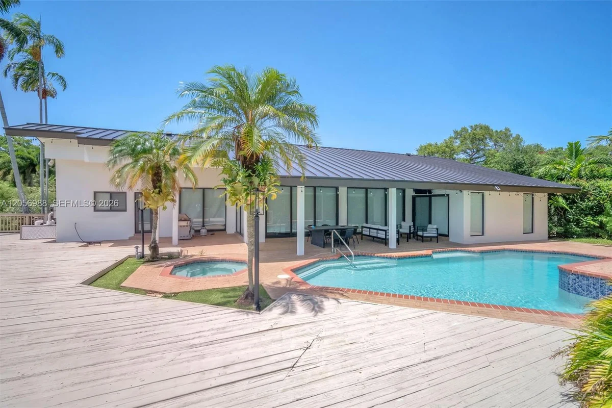 3180 N 36th St, Hollywood: photo 1 of 28