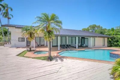 3180 N 36th St, Hollywood: photo 1 of 28